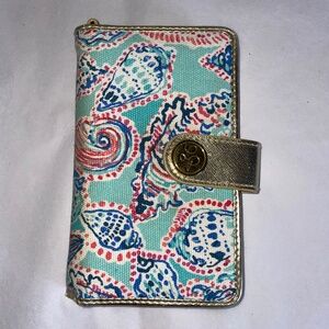 LILLY PULITZER Convertible Phone Wallet in Shell Print